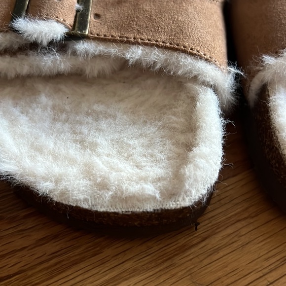 Steve Madden Faux Sherpa Sandal - Picture 6 of 8